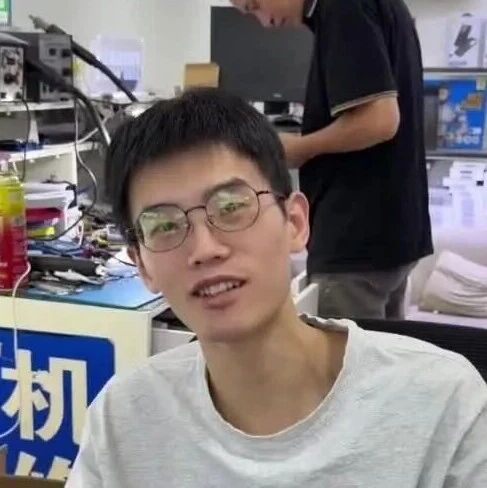苹果iPhone17系列要涨价？杭州二手市场老板：价格已略微抬头，已有大型回收商开始囤货