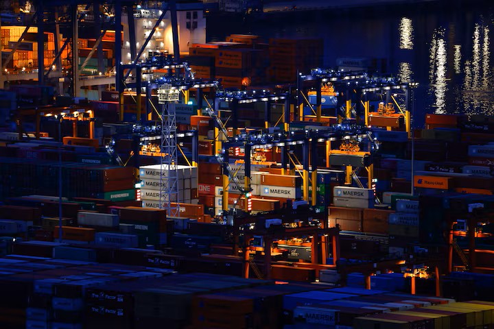 中国7月原油进口量环比增长22%,煤炭进口同比增20%,芯片出口同比大增117%
